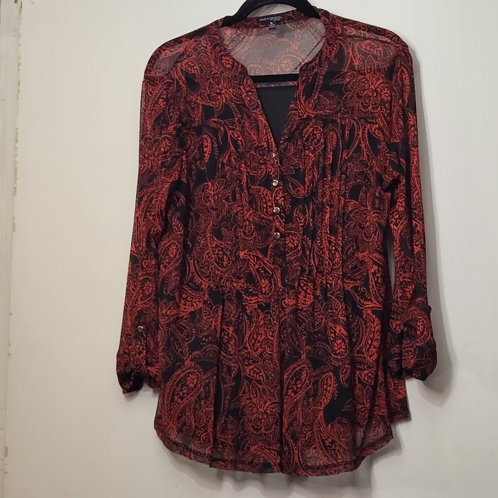 AVA & GRACE WOMAN RD/BLK LONG SLEEVE PRELOVED CONDITION